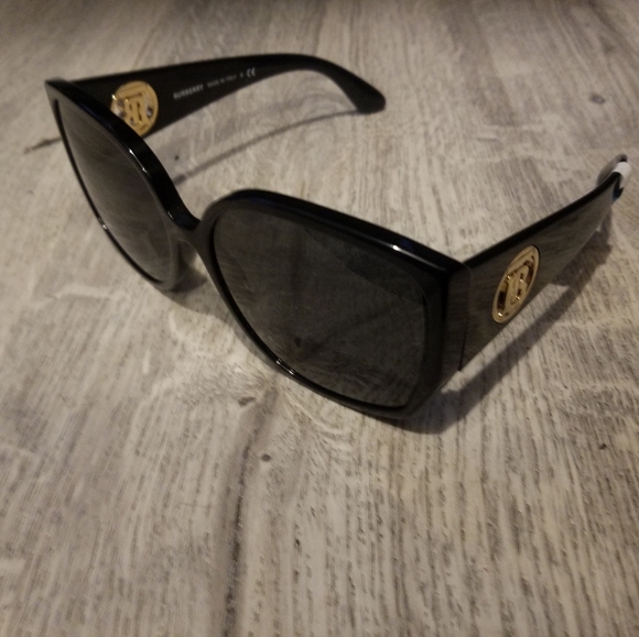 Burberry glasses - Picture 2 of 2